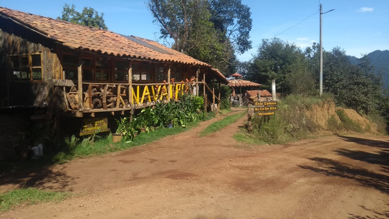 Vista frontal de las cabañas